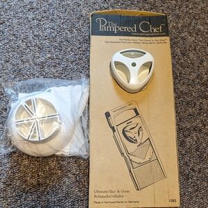 Pampered Chef Ultimate Slice & Grate - White